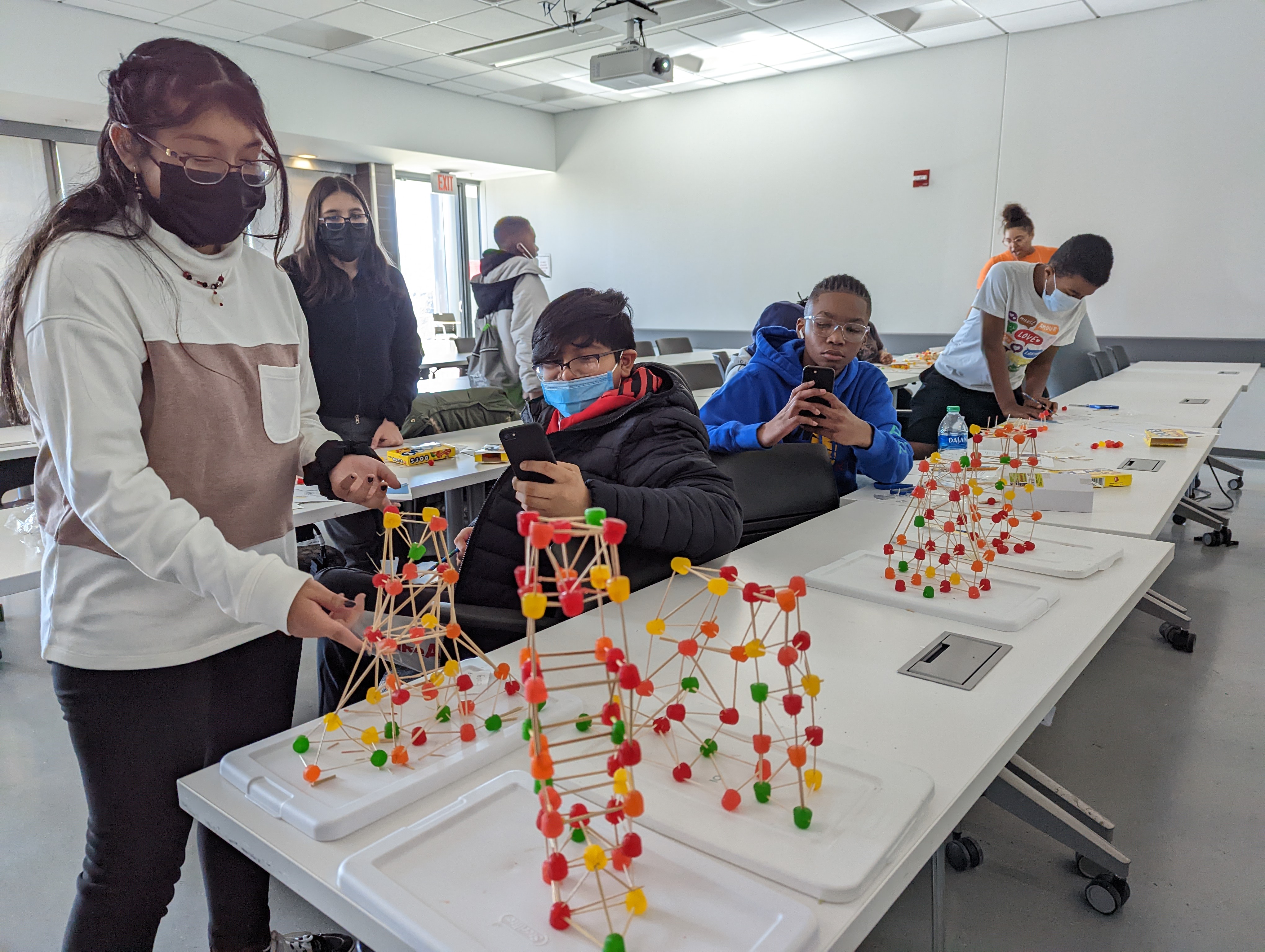 ChiS&amp;E students working on gum drop tower activity in Fall 2022